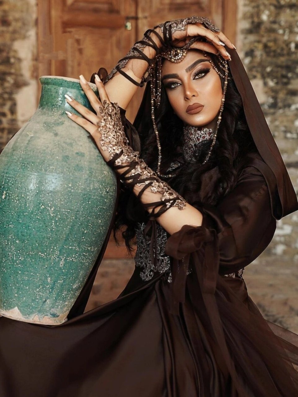 掀开中东女人的面纱 竟隐藏着如此绝色妆容 🙆❤️中东很多国家