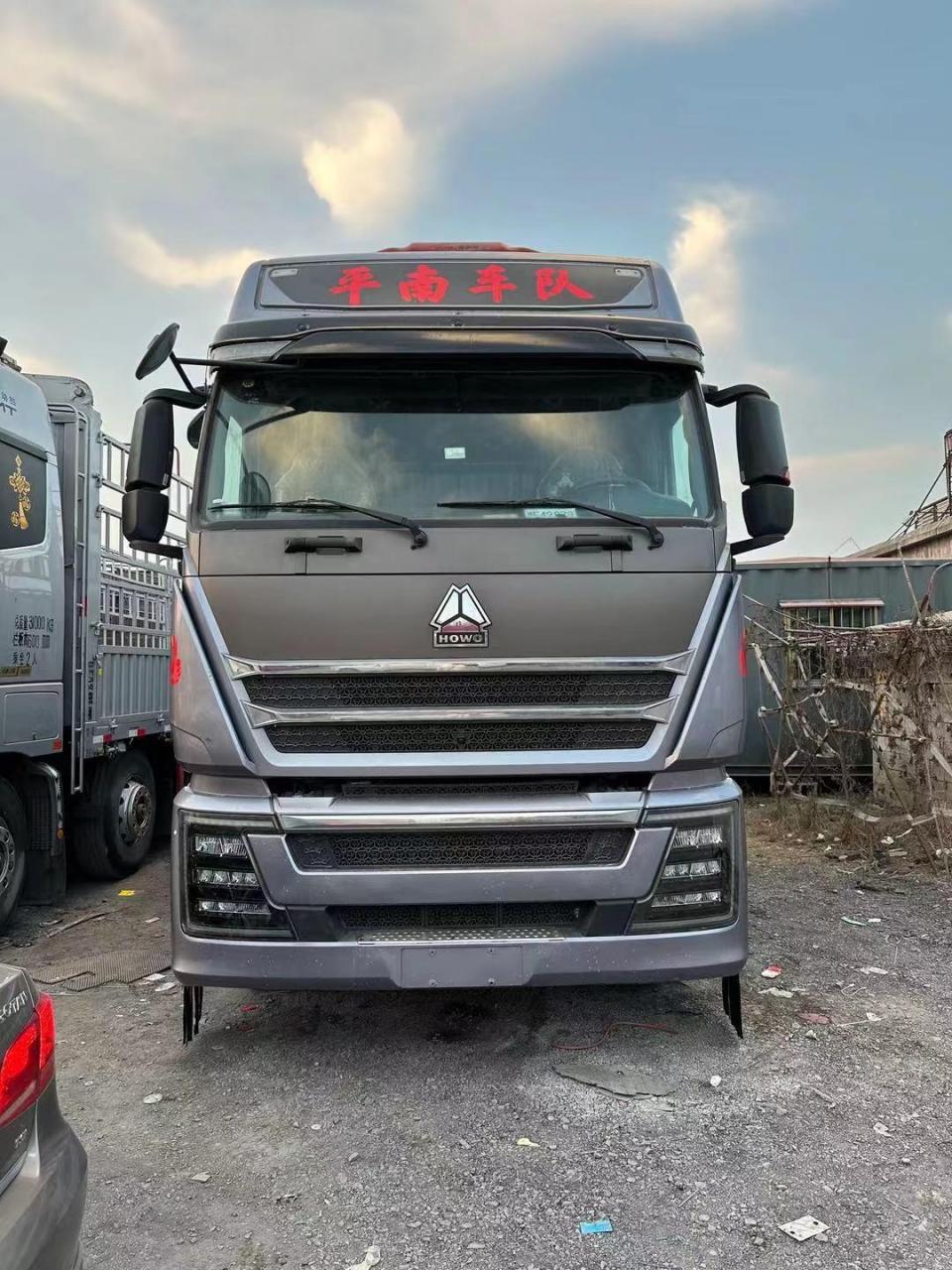 6米前四后八高栏载货车,自动挡带液缓,潍柴发动机,无忧换挡,460马力