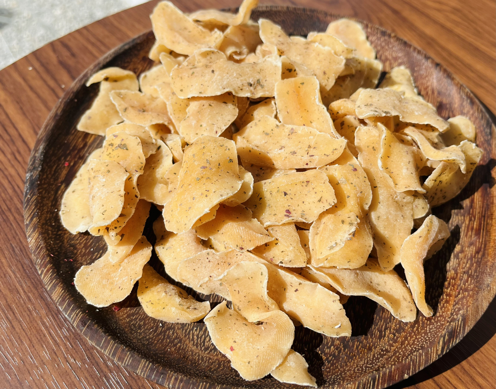 酸木瓜大量上市,艳阳高照一个月,实在是做紫苏木瓜干最好的时节了!