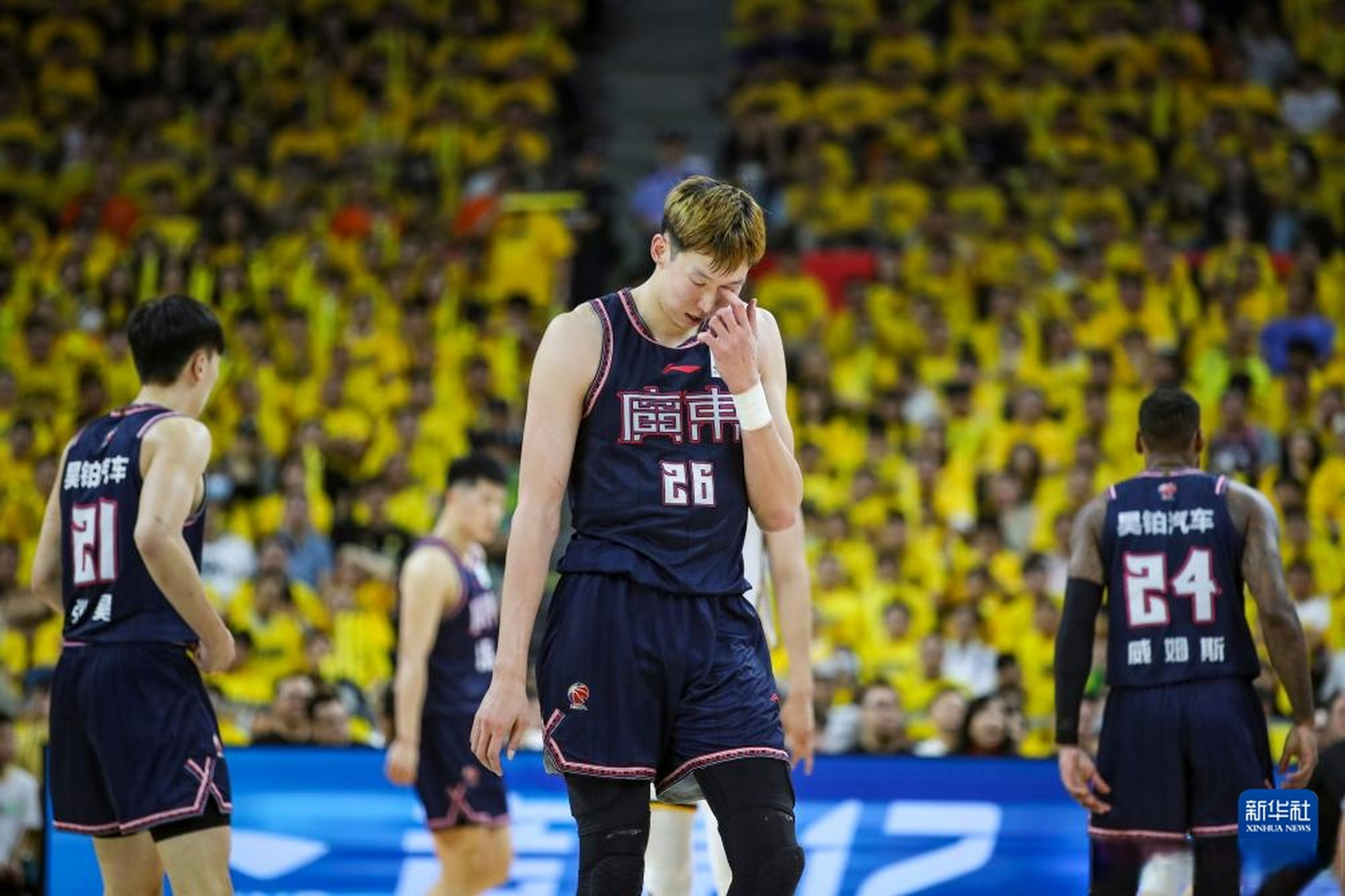 谈判正在进行中】  5月23日,cba广东队总经理朱芳雨在接受采访时表示