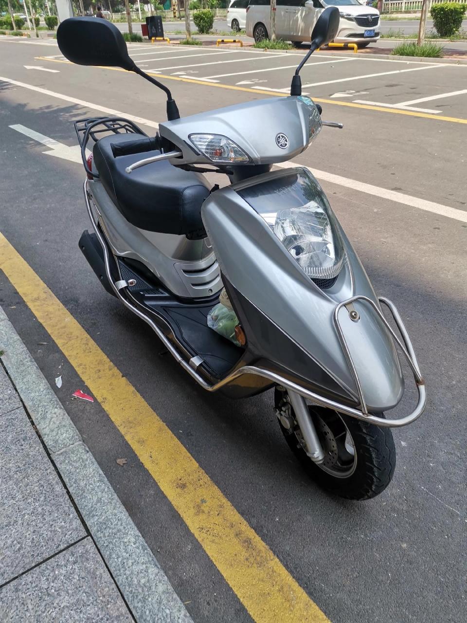 新到一台 雅马哈 丽鹰100,2016年上牌,实表2万多公里,成色如图,车况