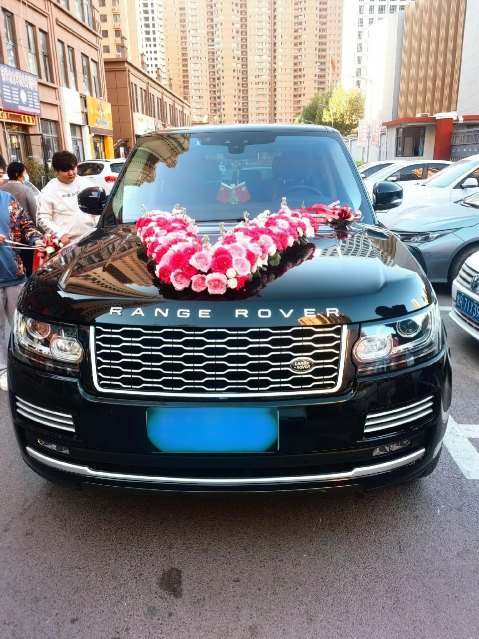 黑路虎揽胜行政做你的主婚车有没有点排面