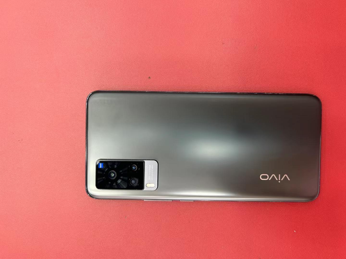 5g版vivox60:12 256g,更换品牌总成,指纹识别不了,其它全原装功能一切