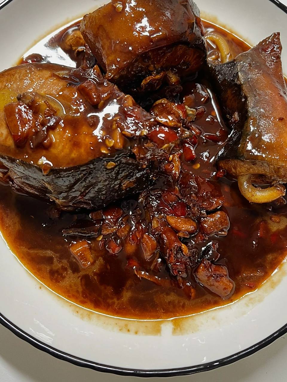 红烧鲟鱼 最近可太累了,竟然想着做个饭来减减压,爸妈买的鲟鱼,特别大