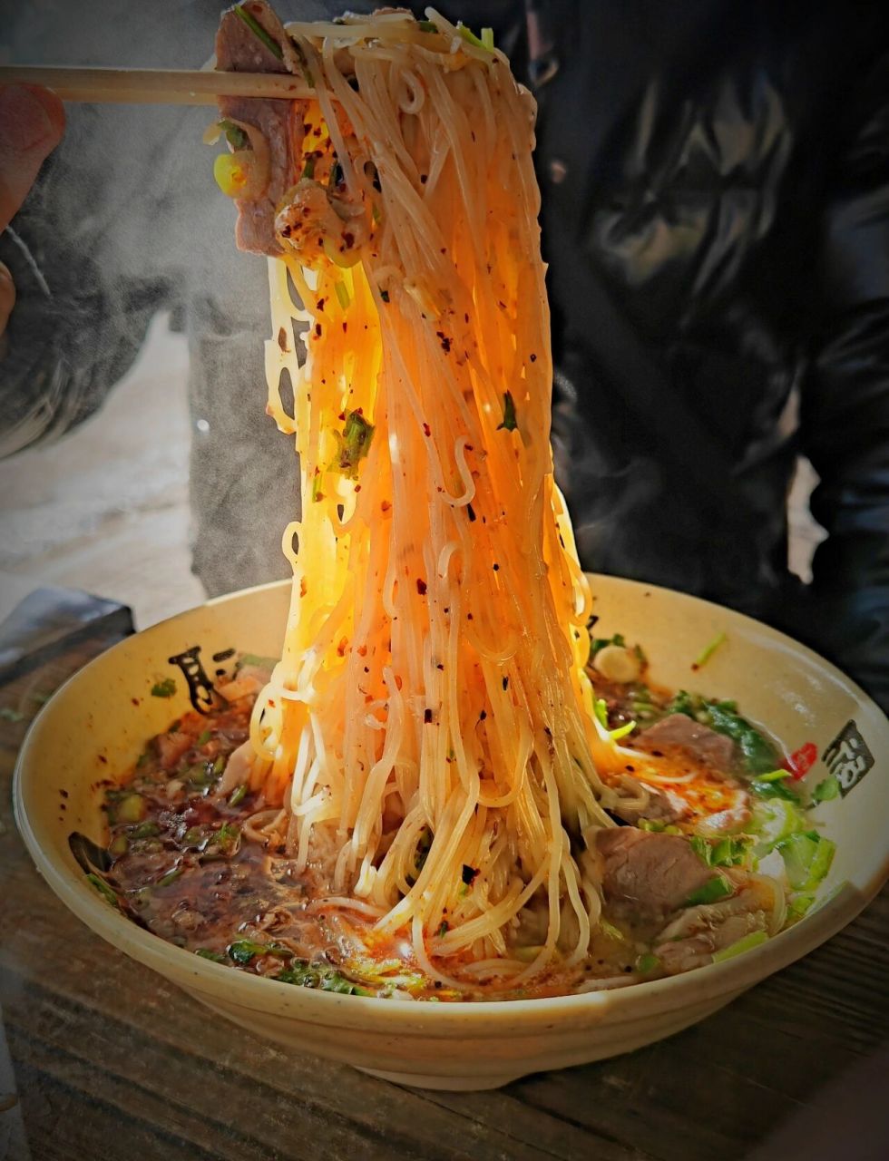 徐州美食:沛县张双楼小青年冷面 开在沛县一个小镇上的羊肉冷面,汤