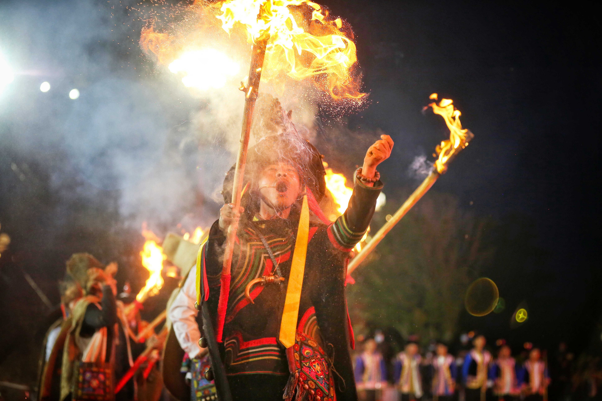 火把节是彝族最盛大,最隆重的传统节日.