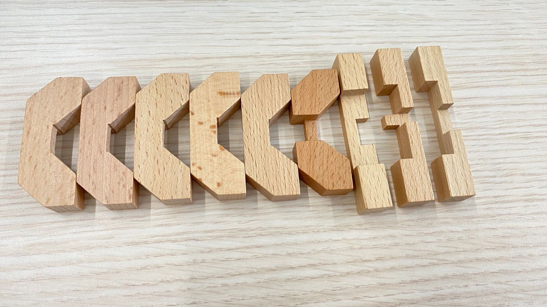 「鲁班锁」解锁鲁班锁之梅花锁 好久没玩鲁班锁了,这个梅花锁个人觉得