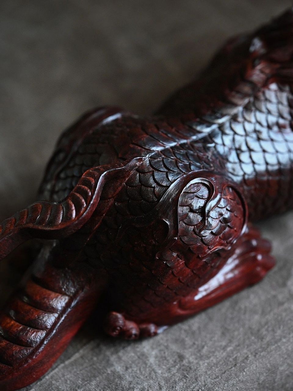 龙生九子之一,又名避水兽,吞江吐雨寓意平安 小叶紫檀"蚣蝮" 龙生九子