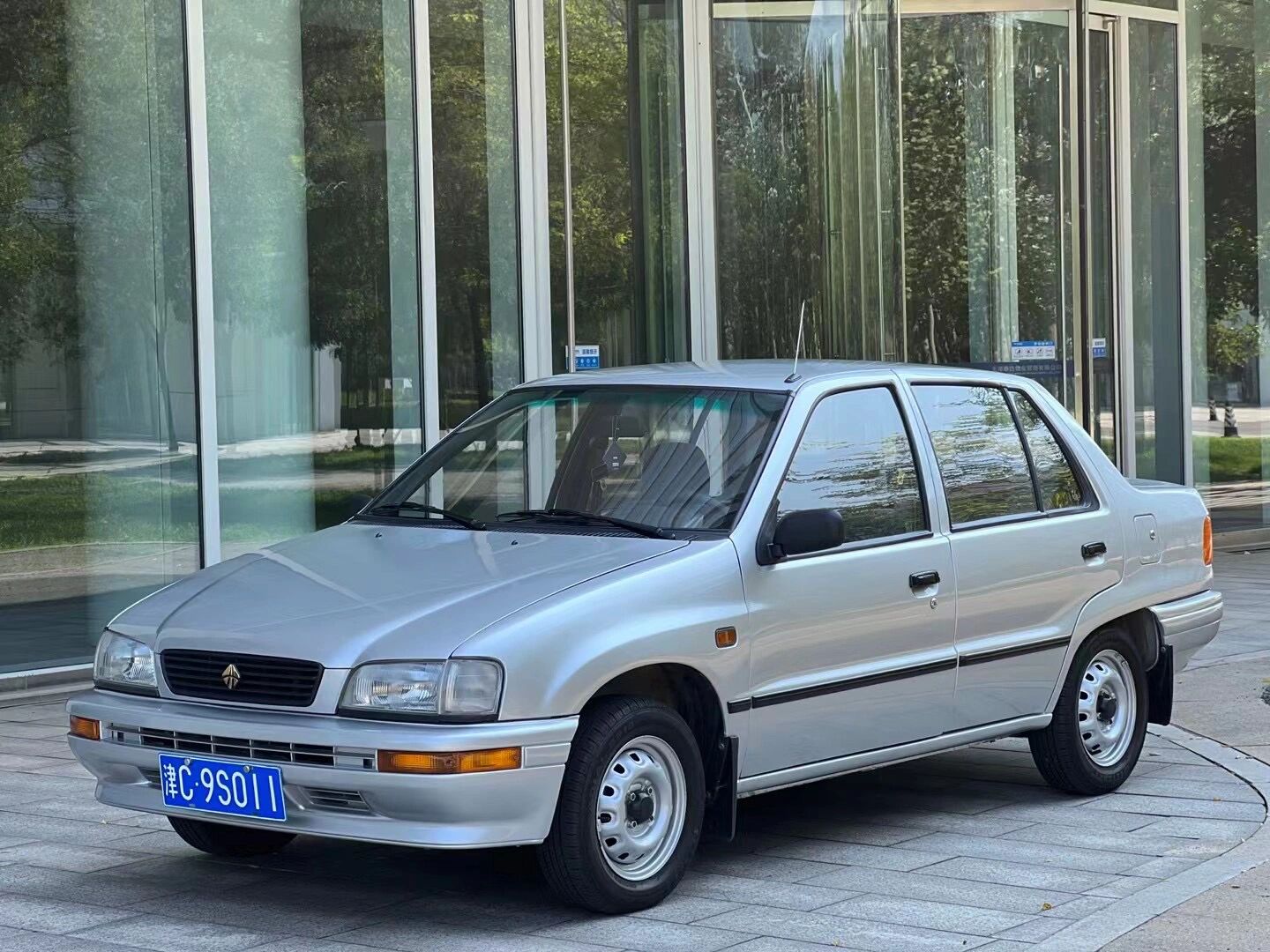 天津一汽 夏利 2001年 7131金标 1.