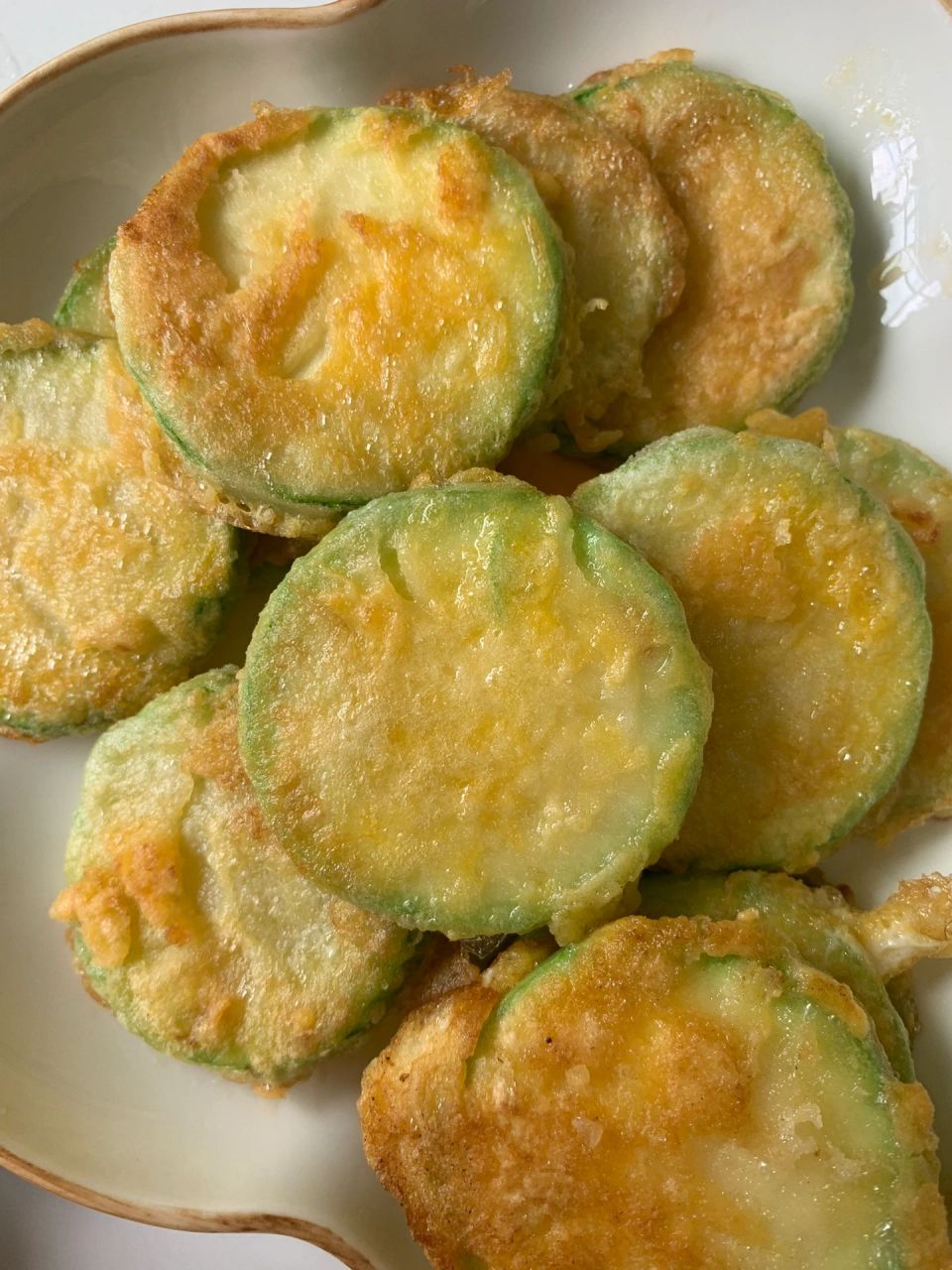 韩韩式角瓜饼|简单,好吃,营养91 7515煎角瓜饼 食材:角瓜,,面粉