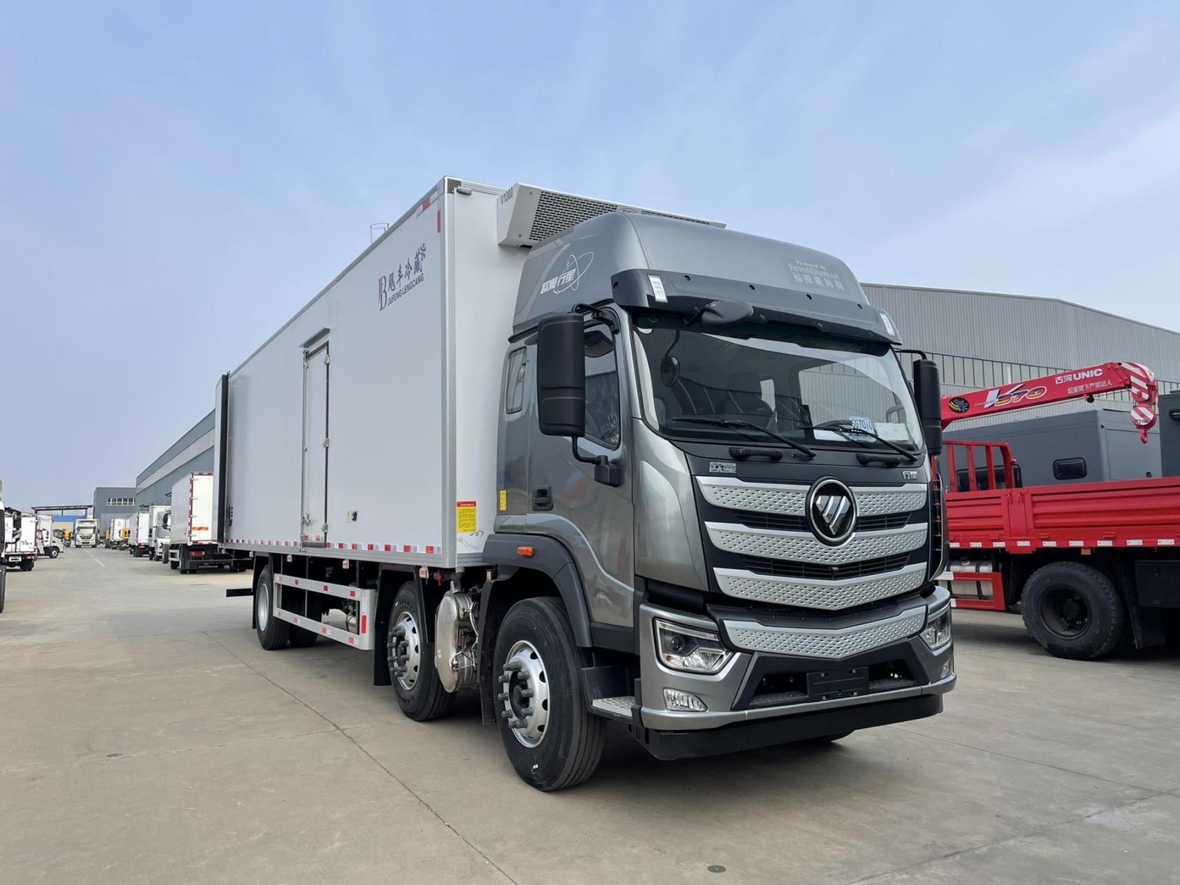 9米6三轴自动挡冷藏车福田欧曼行星.