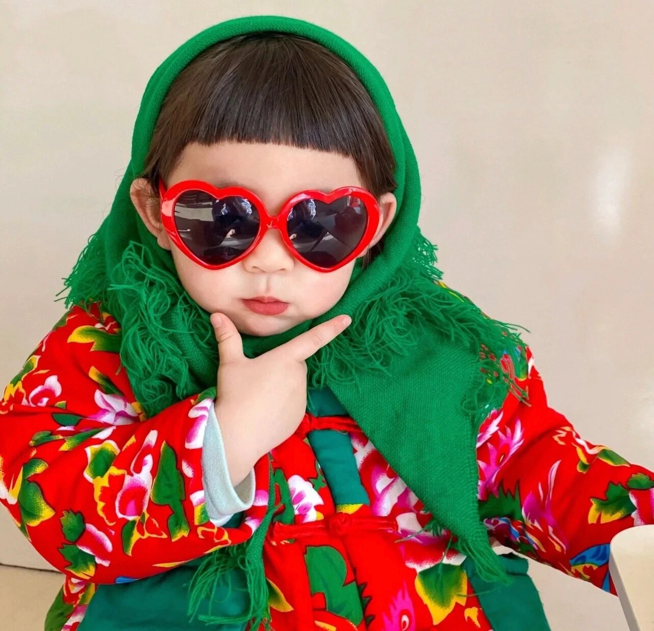 花棉袄小女孩头像