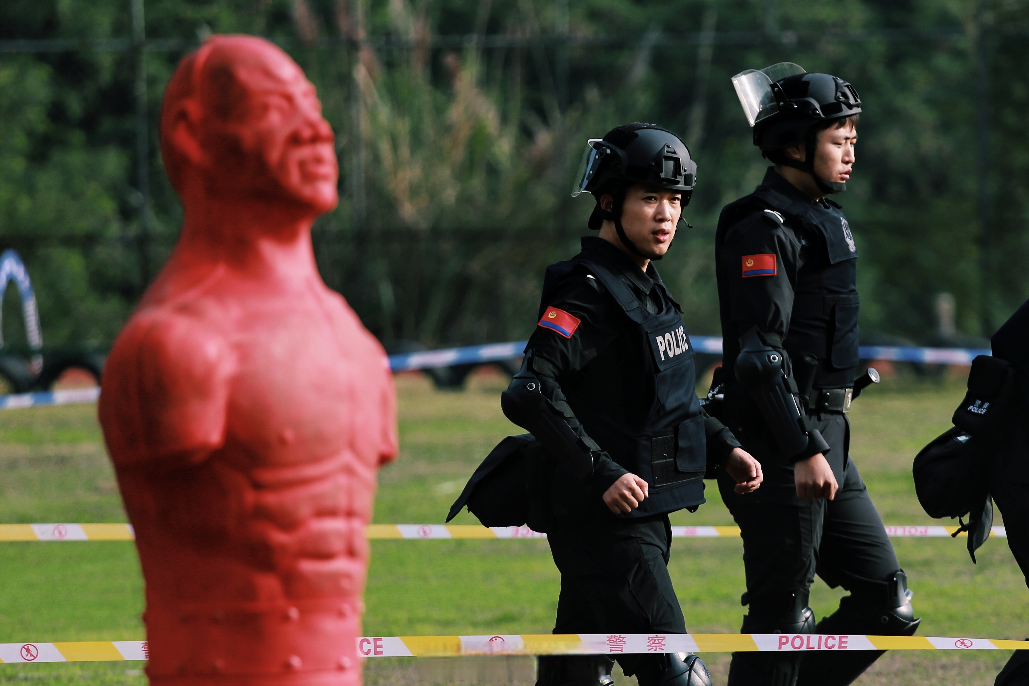 唯有你确定一个方向,使劲的跑起来,这个世界会为你而让路. 晚安