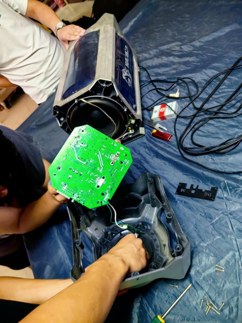 悍马低音炮维修.