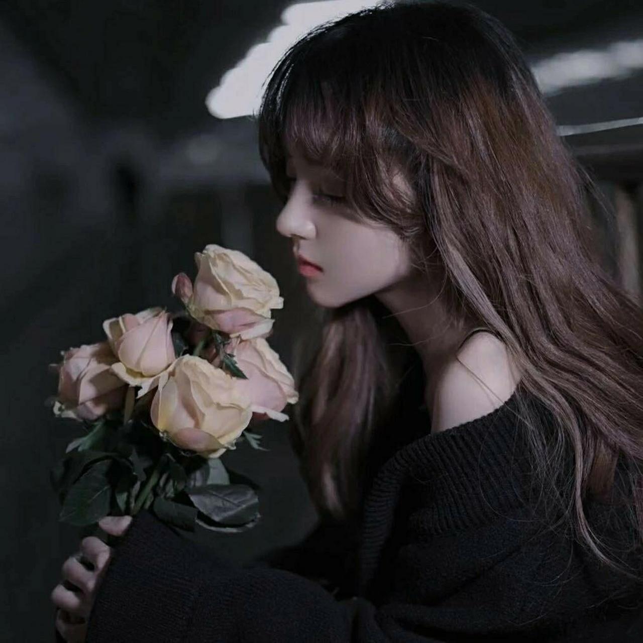 黑色系女生头像 变成优秀的人