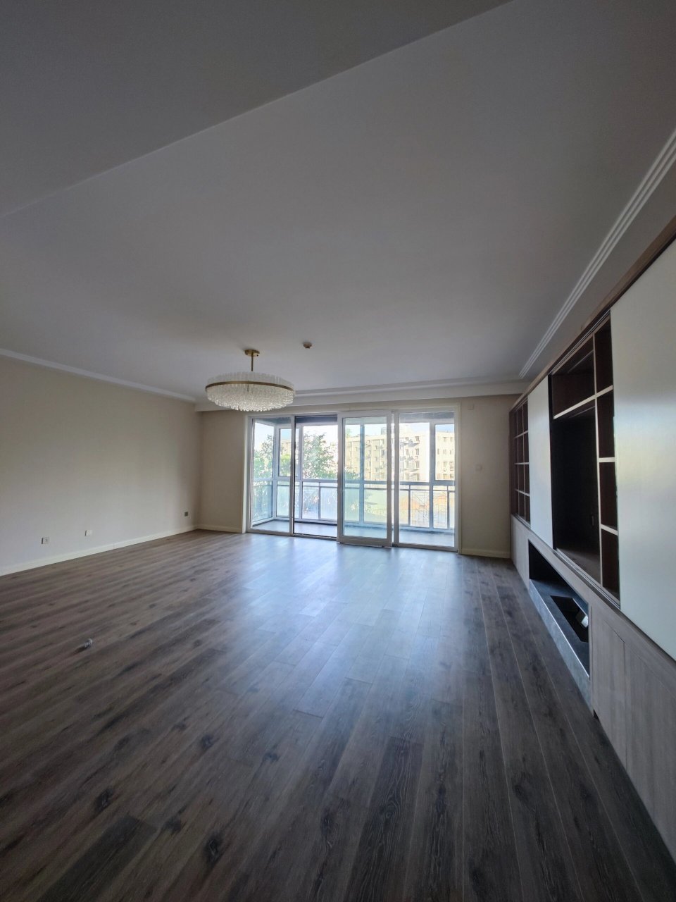 丽都水岸二期6层洋房,344平的世外桃源体验 丽都水岸二期一共3栋楼,两