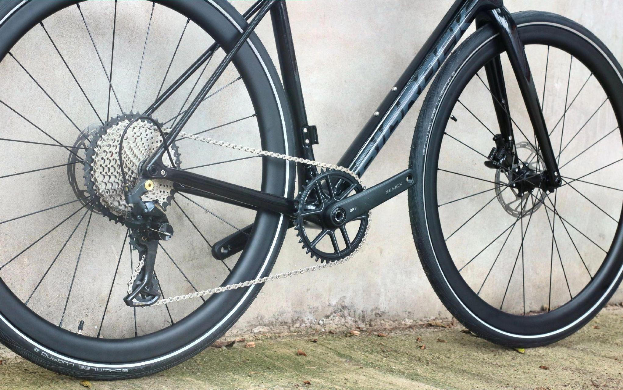 单盘大石超轻公路车.这台车7.7公斤, s尺码.