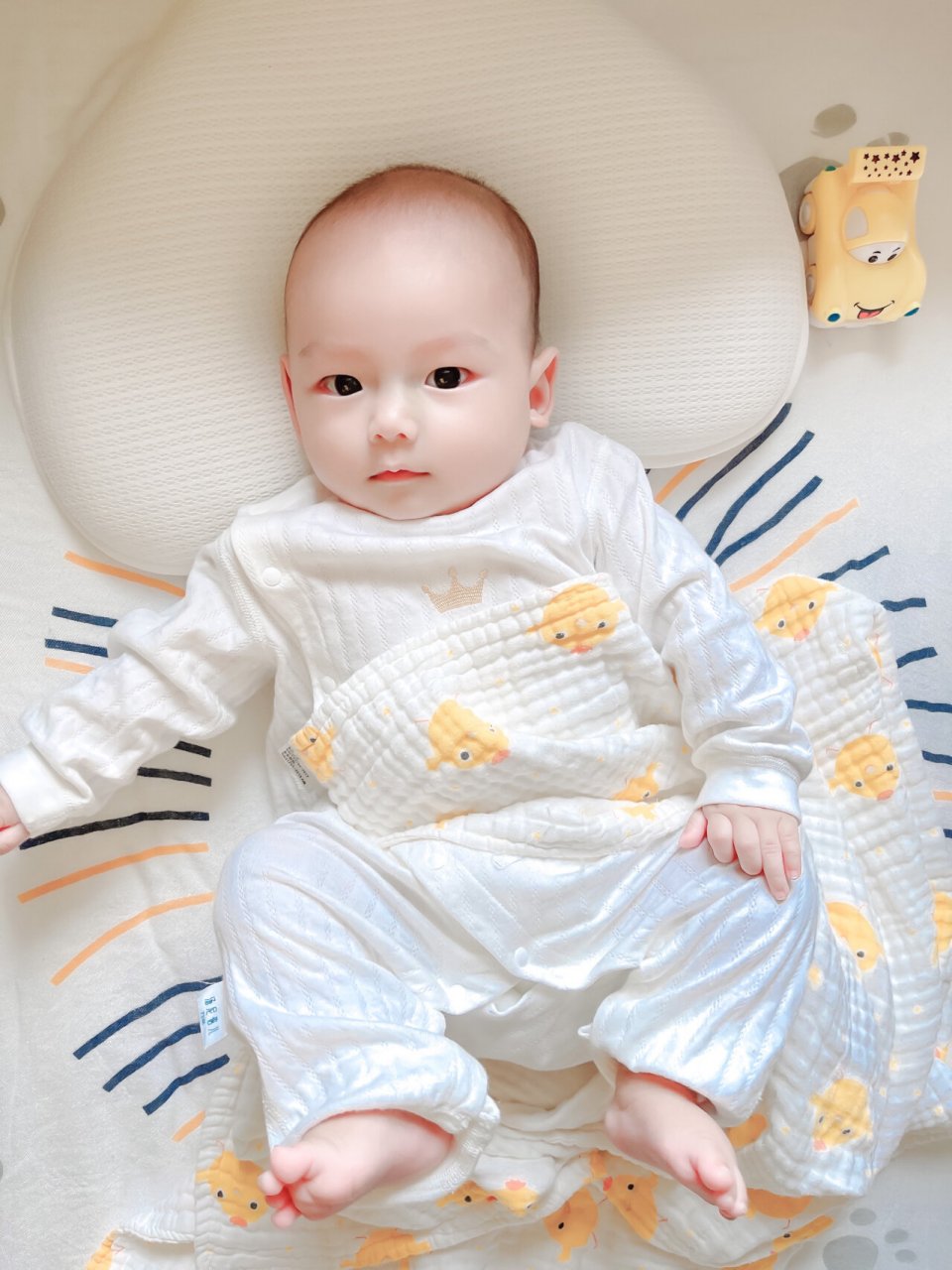 四个月男宝宝穿搭|今天是最真实的居家男孩 今天不做精致的猪猪男孩了