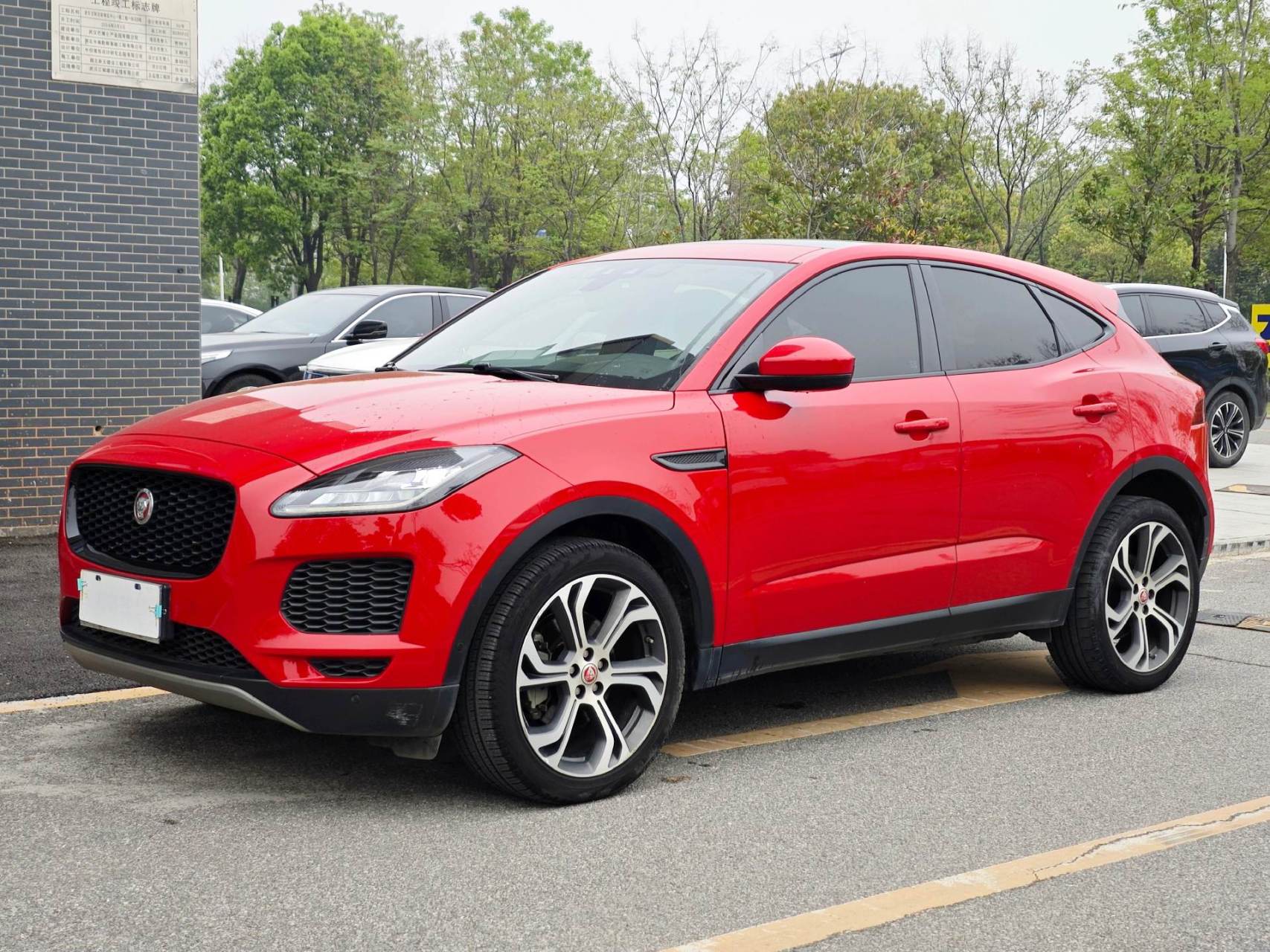 个性运动suv 18年年底上牌 捷豹epace 首发限量版 独有的火山红外观