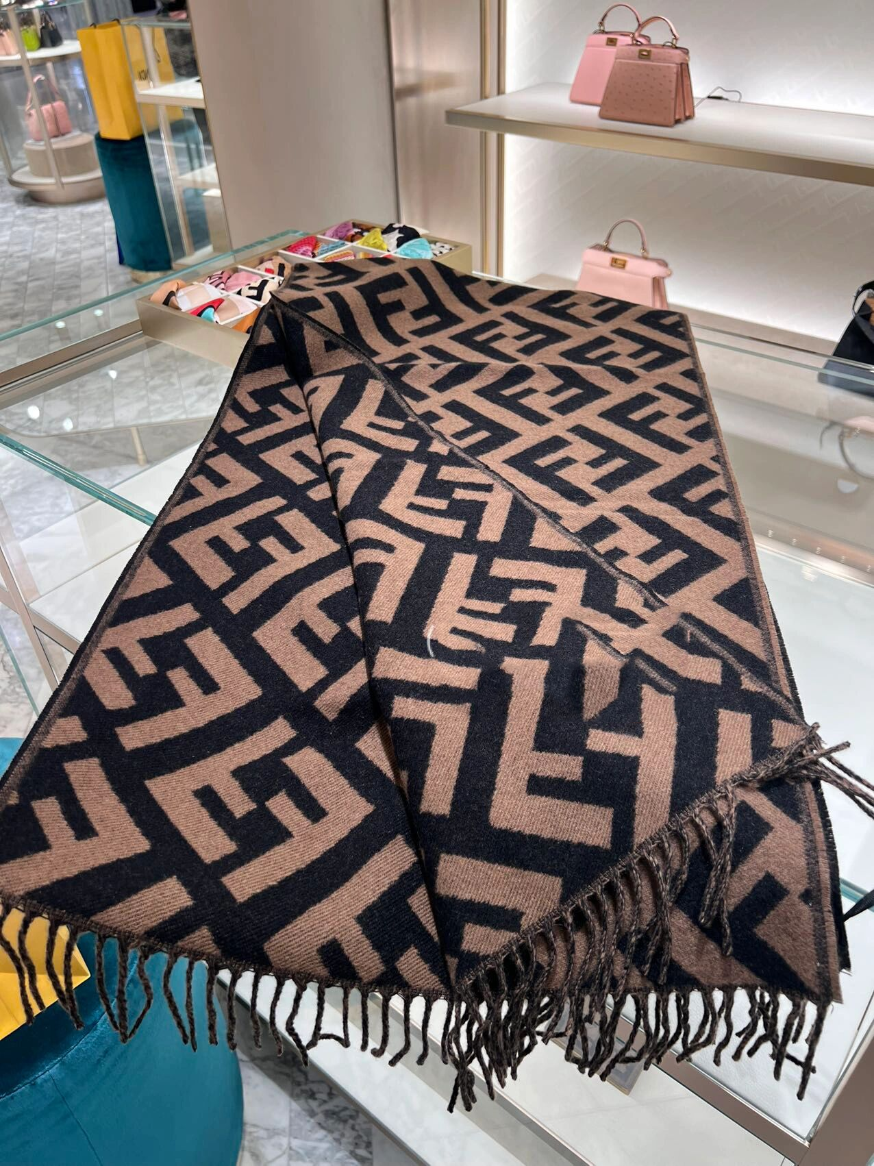 fendi 四款双f大logo棕色围巾