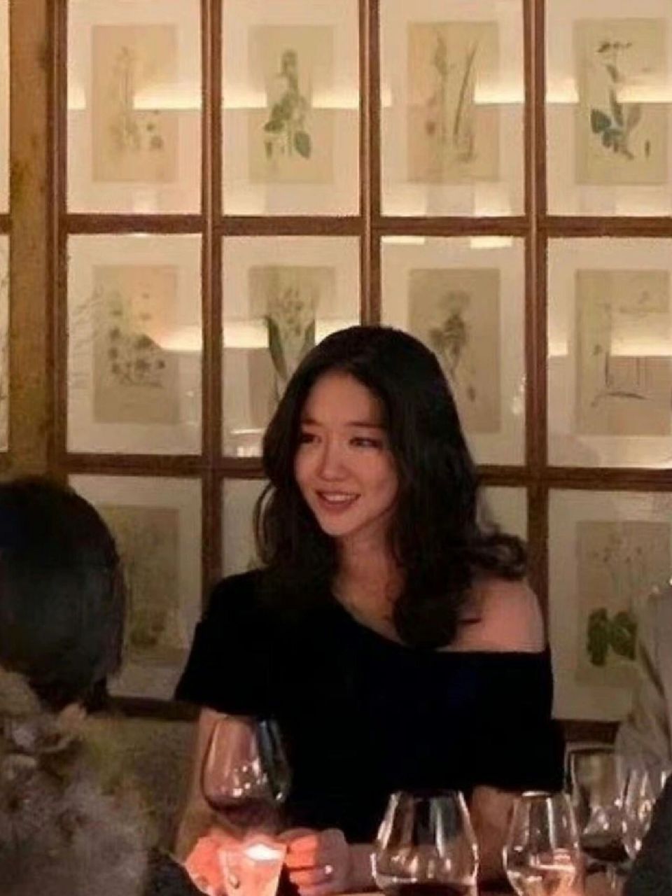 汉南洞夫人的离婚协议这几天被翻出来,孩子是02