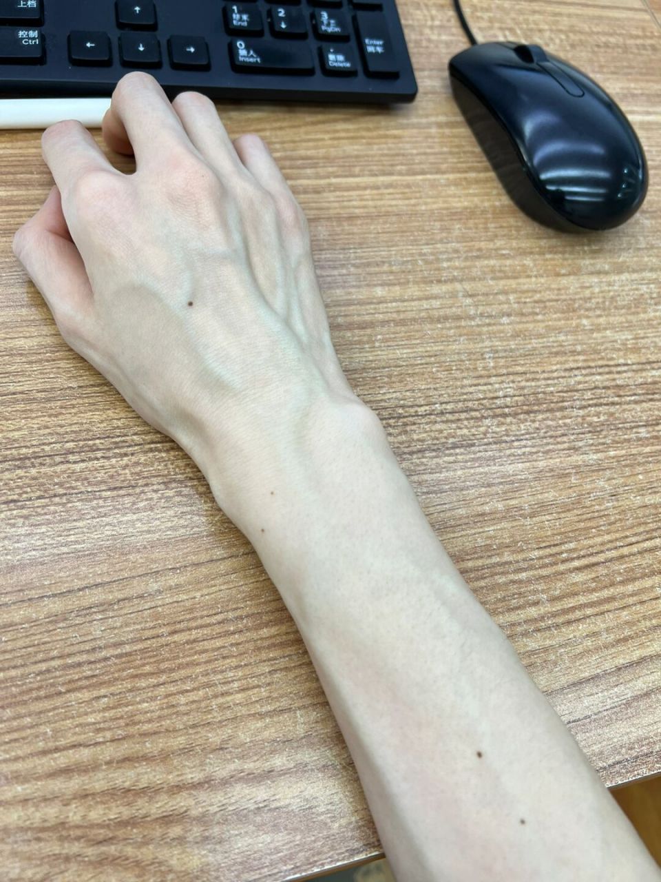 炫鼠标手 #佳菲的日常# #鼠标手# #手青筋# #青筋手控##青筋