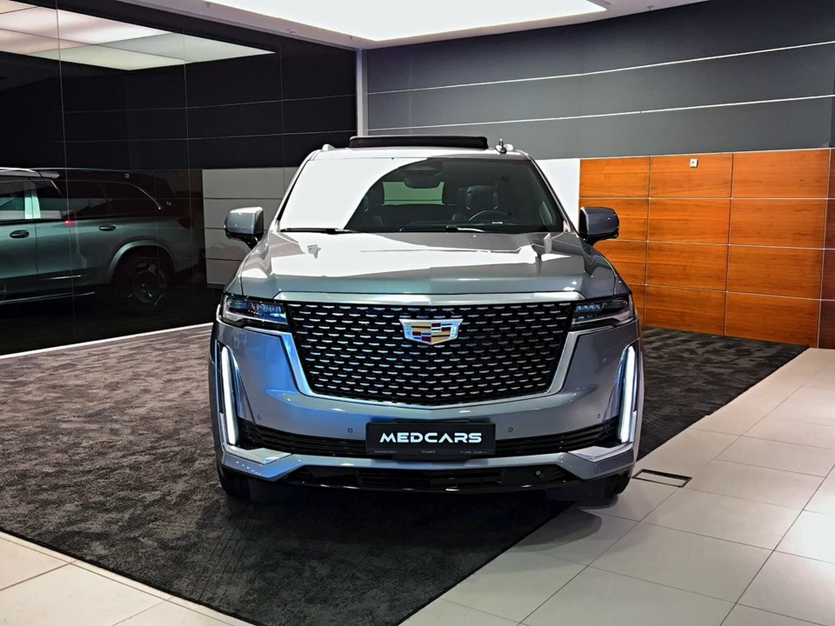 2023款凯迪拉克凯雷德美式全尺寸豪华suv 国外起价82690美元,2023款凯