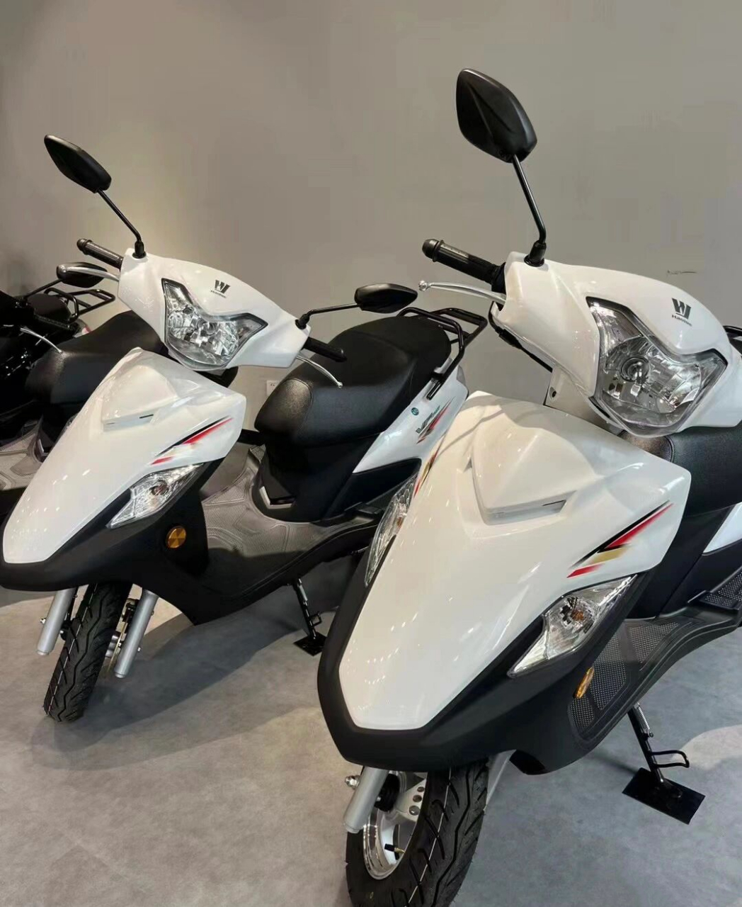 125踏板怎么选    铃木丽梦,豪爵vf125,新大洲本田125d,落地都是7000