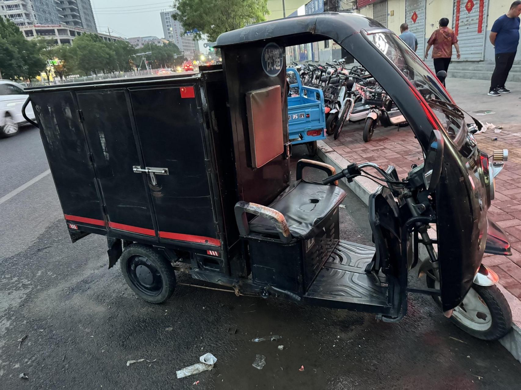 顺丰电动三轮车出售.