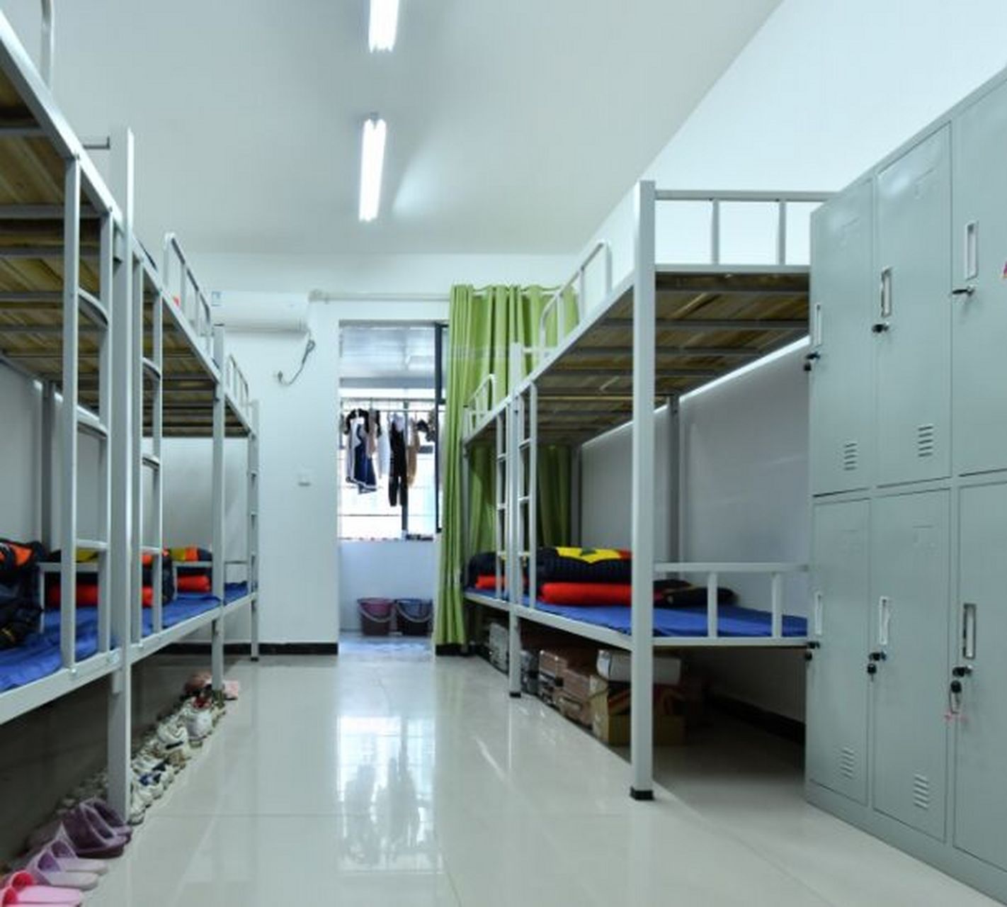 岳阳职业技术学院宿舍环境 学院概况: 岳阳职业技术学院是岳阳市人民