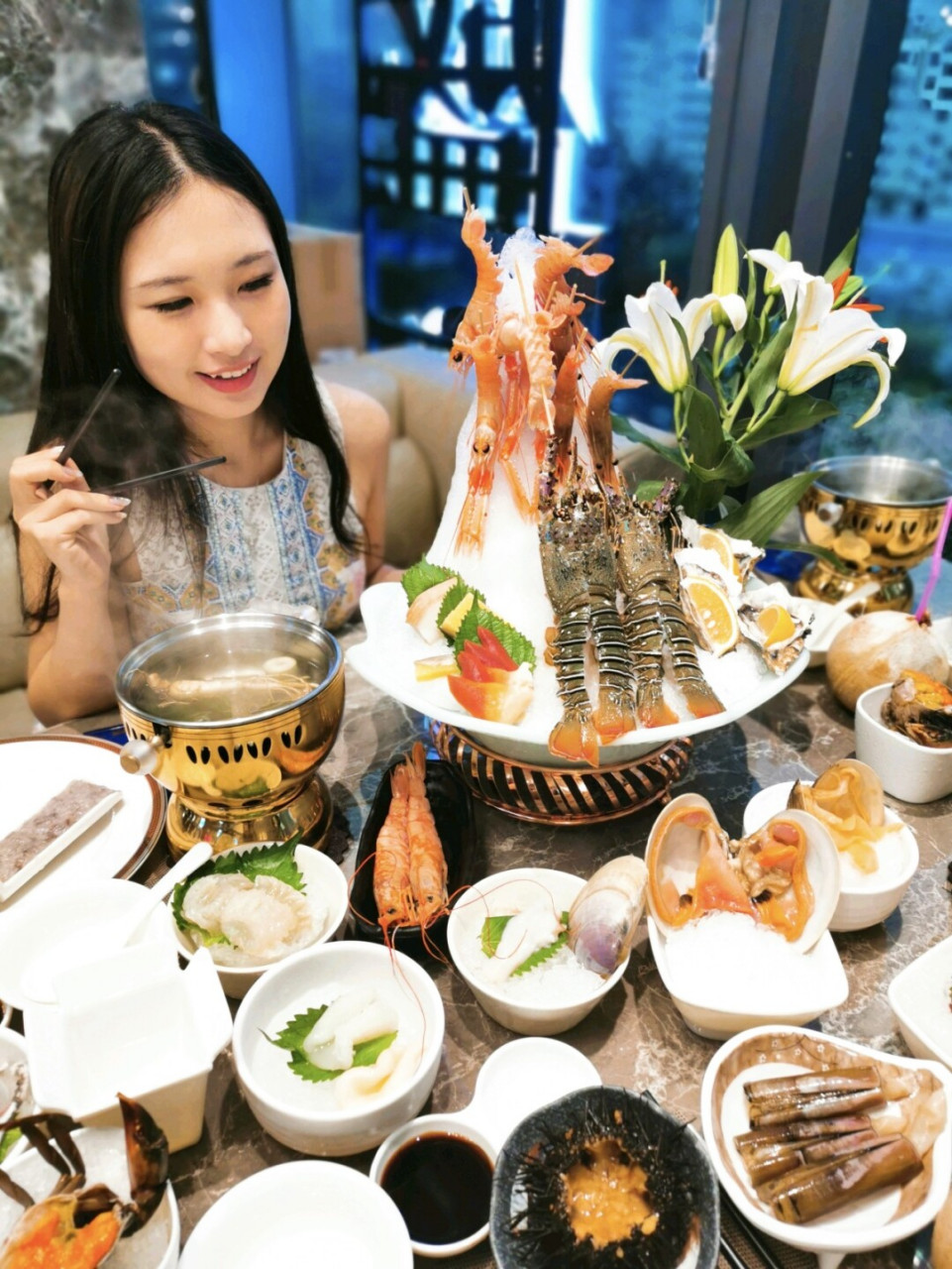 97早就听说超豪华的铭门盛宴-艺术海鲜姿造自助餐厅要开业了,开在