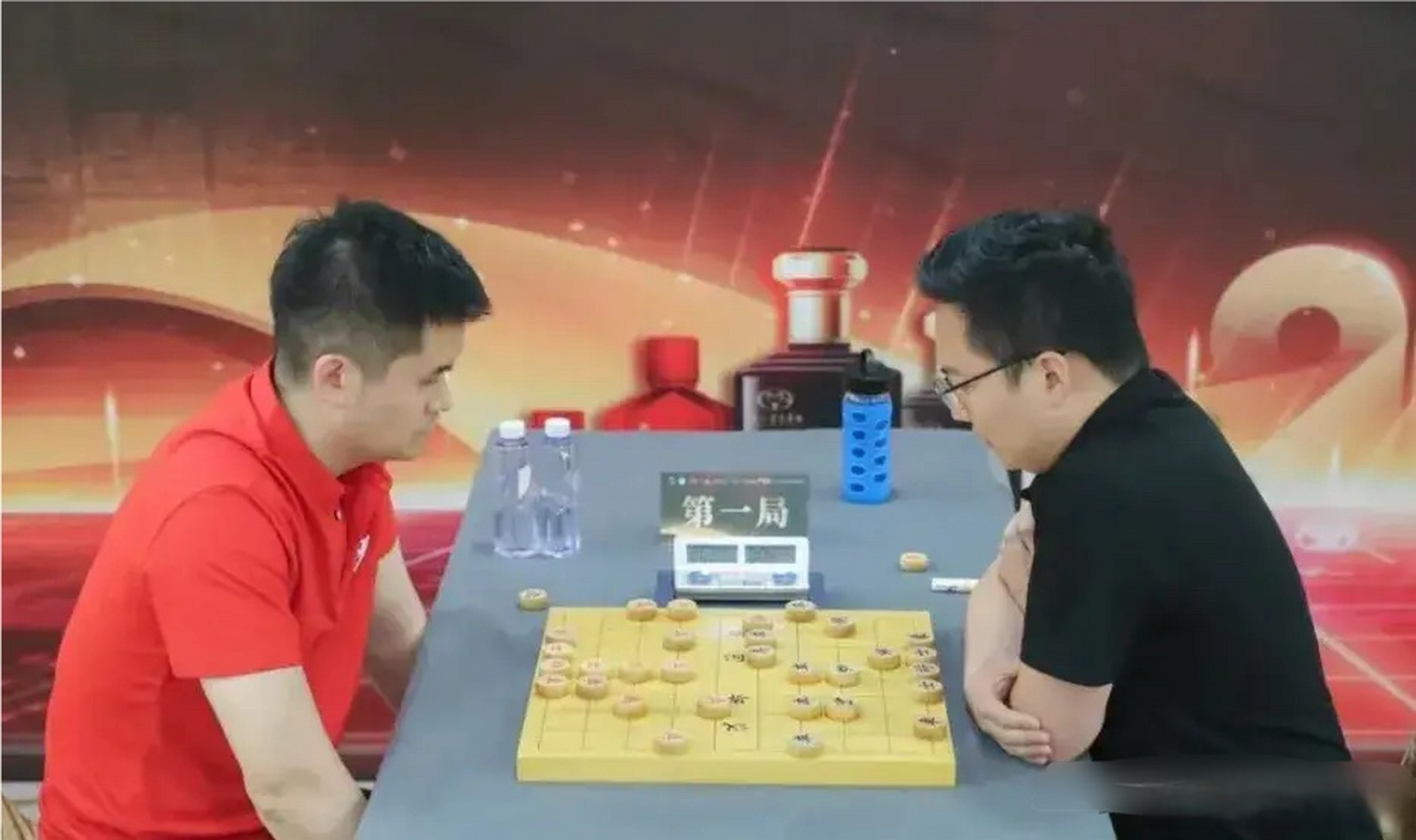 王天一郑惟桐十番棋#王天一和郑惟桐十番棋闹得沸沸扬扬,满城风雨!