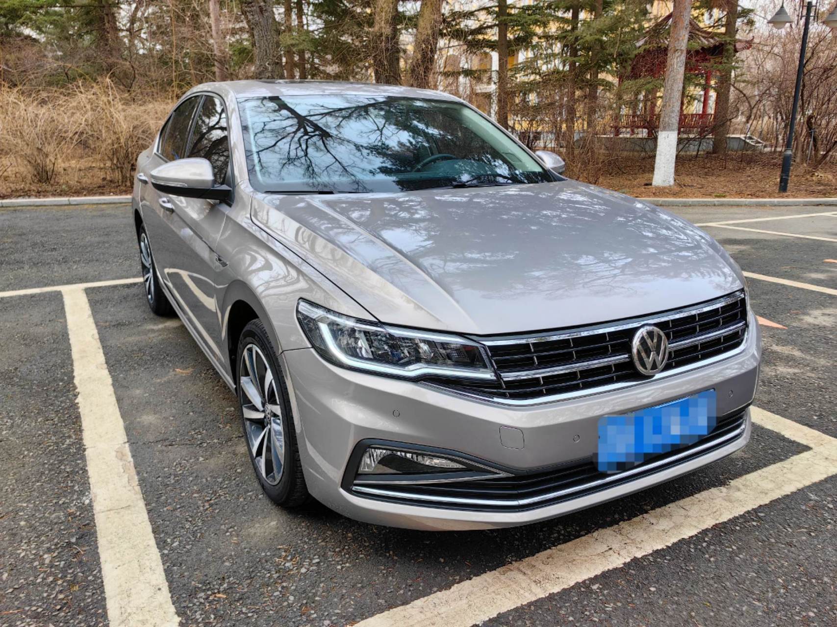 2019款大众全新宝来1.4t280最高配,(裸车价格15.