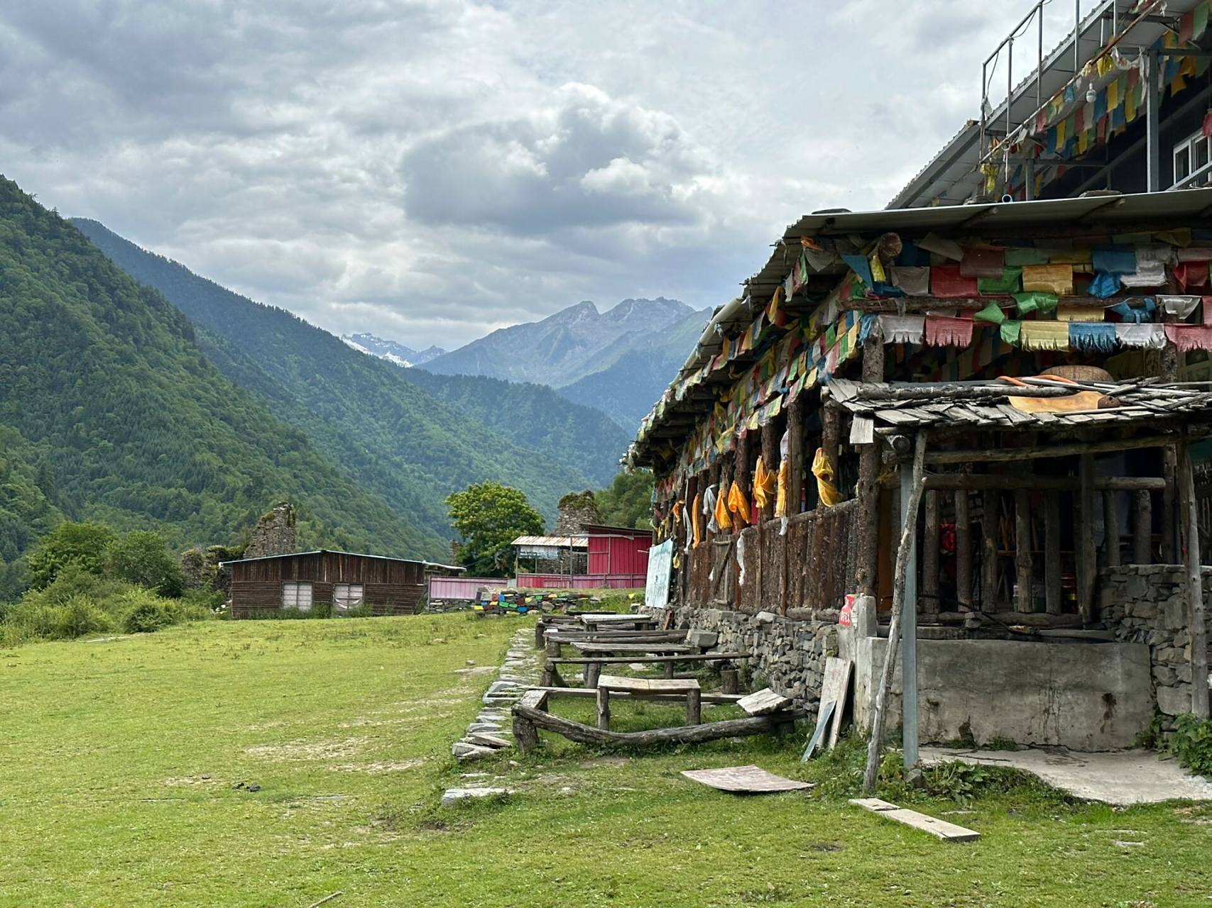 孟屯河谷高桥沟,最全攻略 去理县路上,到了薛城看到孟屯河谷景区标识