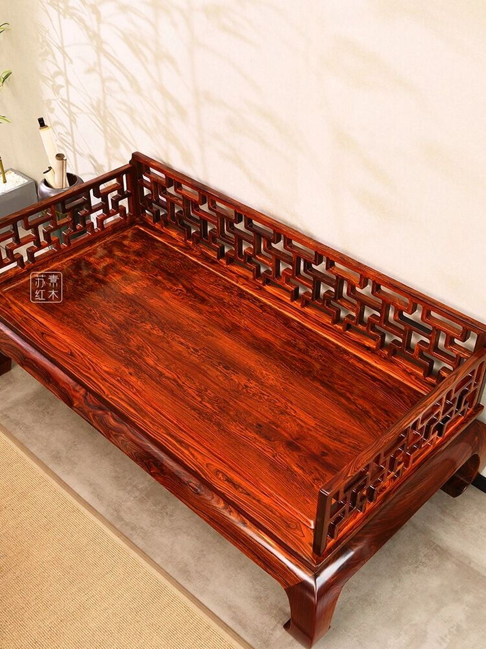 【王世襄款曲尺罗汉床】 来源:上海博物馆工艺:1500目打磨/生漆工艺