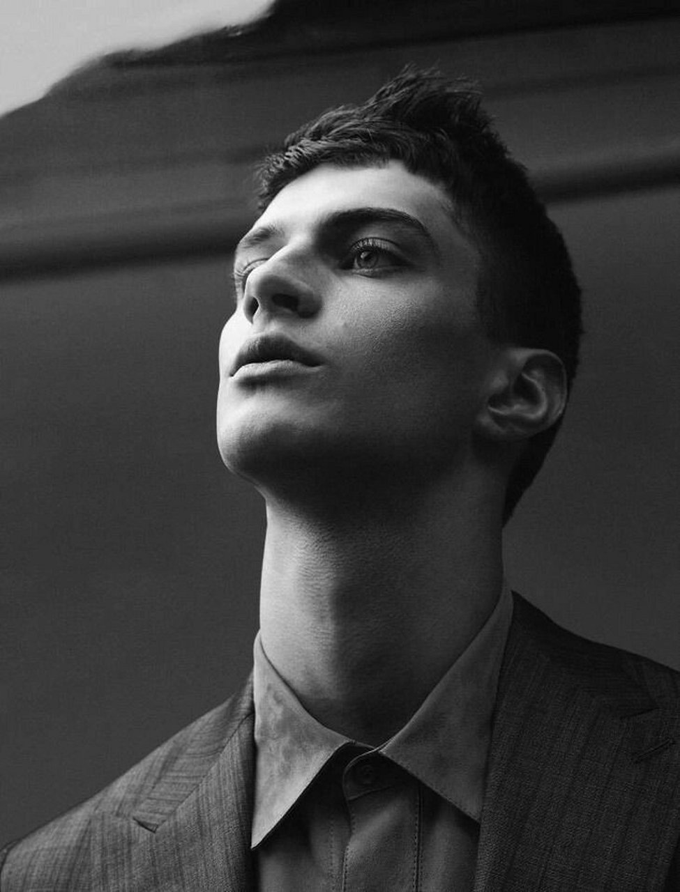 仰视视角下的帅男们 完美轮廓781578157815 可小偿咨询