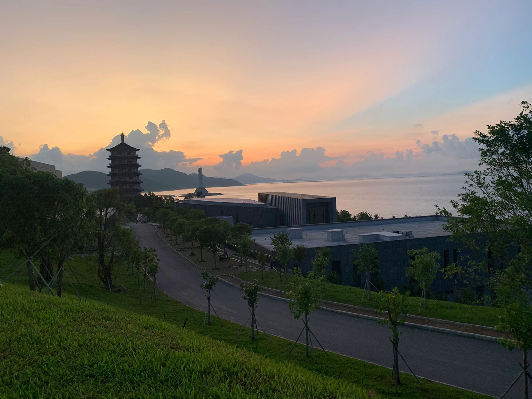 南海佛学院研究生院 一次非常新奇的经历,第二个研究生学位啦!