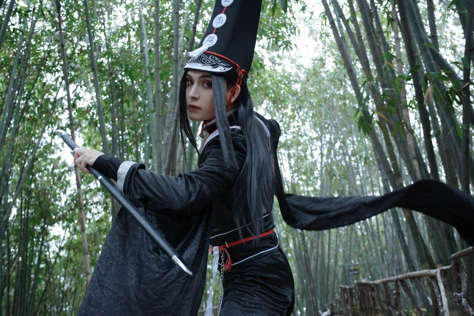 厉鬼勾魂,无常索命 画江湖之不良人cos 黑白无常cos 	 出镜:白无常