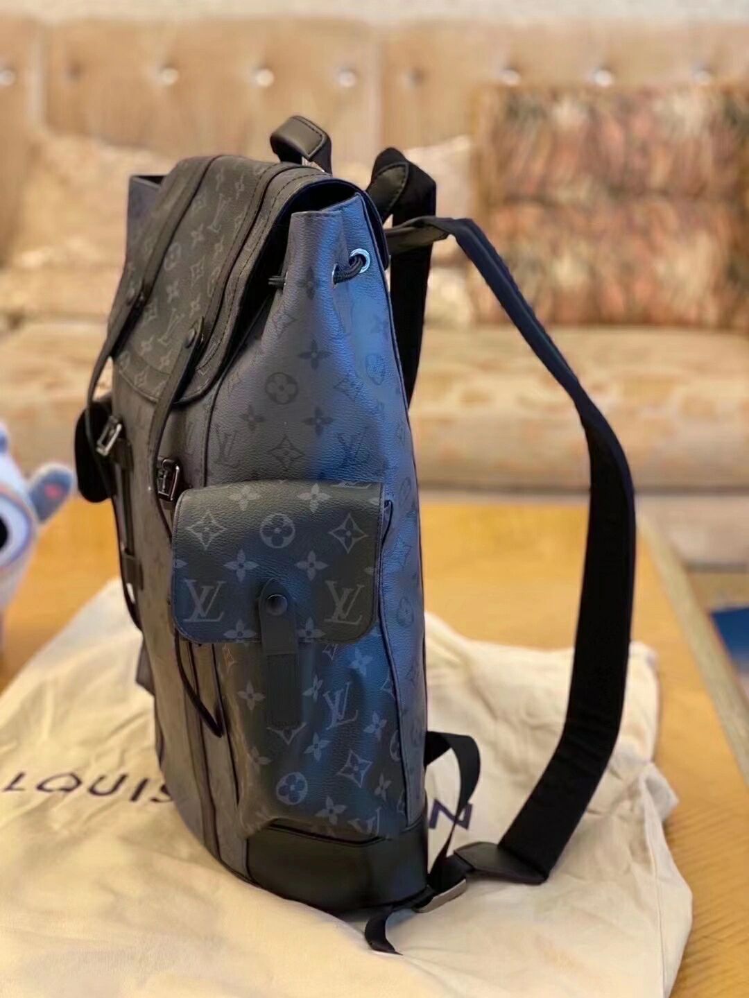 lv黑武士christopher双肩包 lv 新款黑武士 男士双肩包 christopher