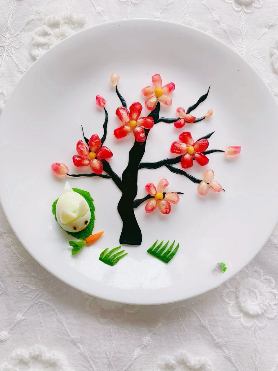 果蔬拼盘|梅花兔～9209 食材:石榴,茄子,黄瓜,胡萝卜,鹌鹑蛋