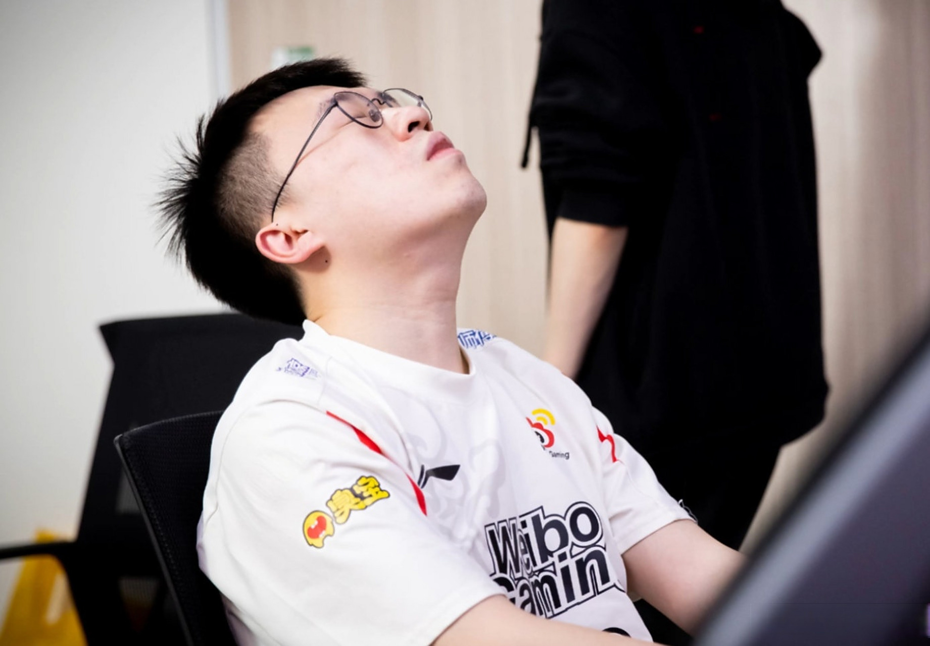 原来小虎早在直播中就透露过,在wbg拍广告比较多?