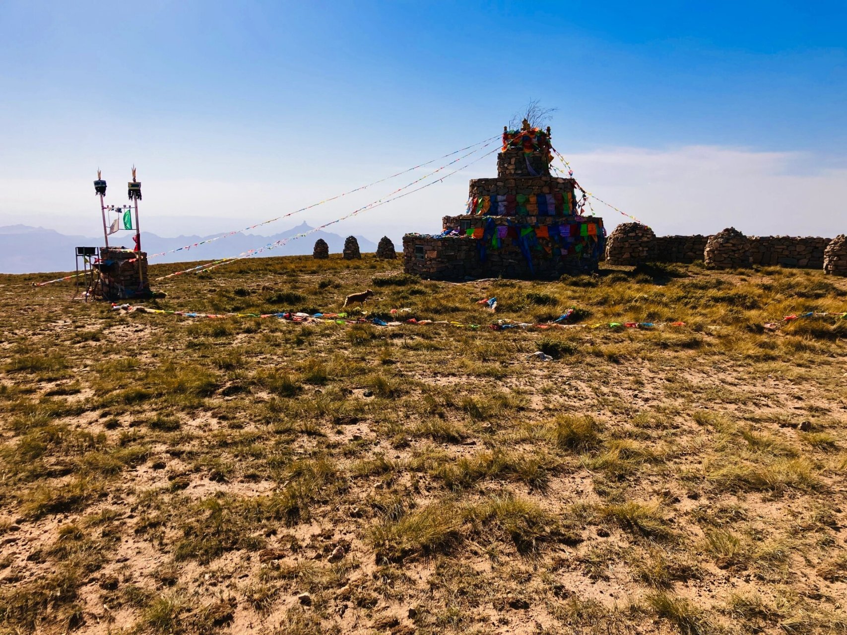 这是蒙古人的圣山,乌仁都西7215 据说,"乌仁都西"在蒙语里意为"