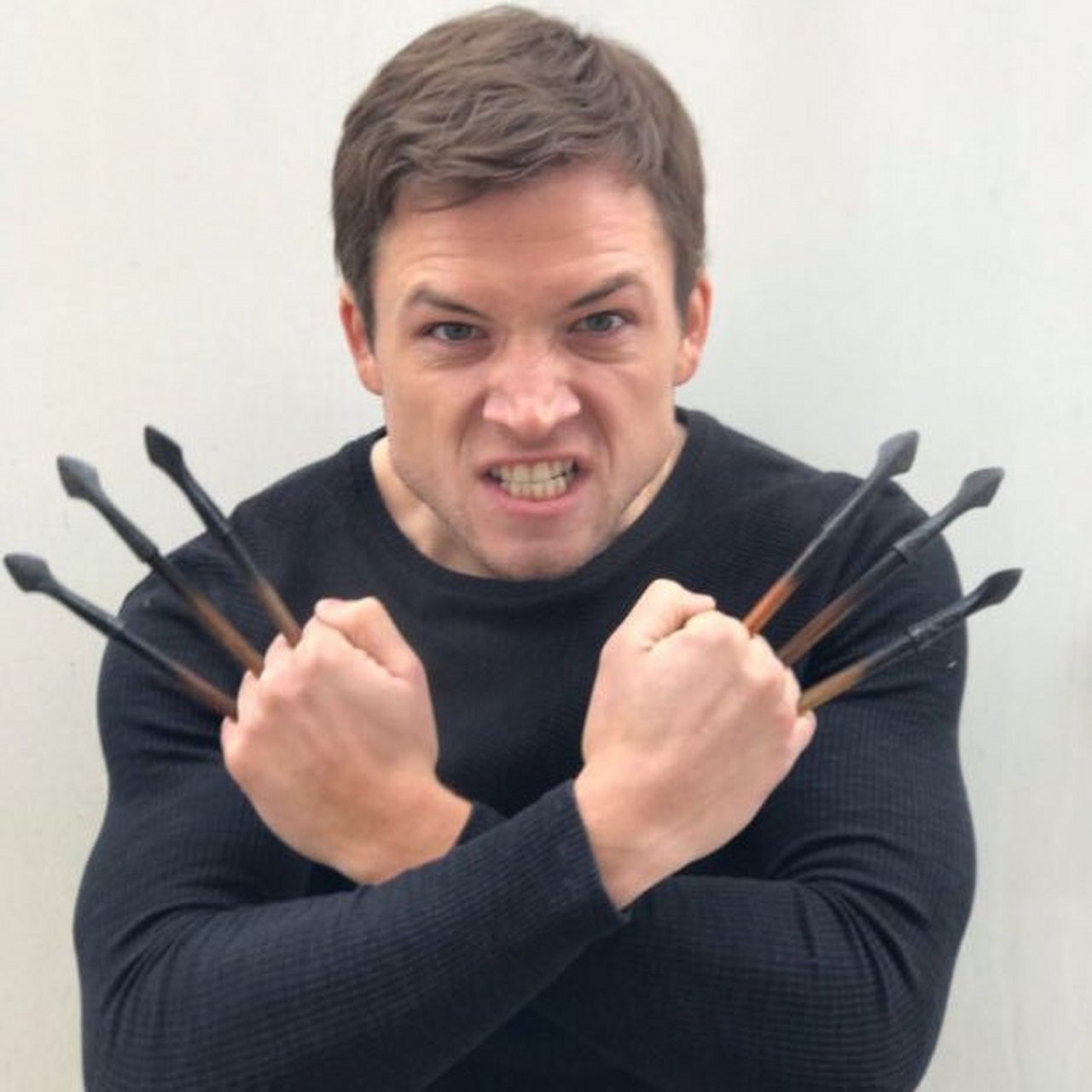 据《纽约时报》消息,塔伦·埃哲顿(《王牌特工》)表示自己已与凯文