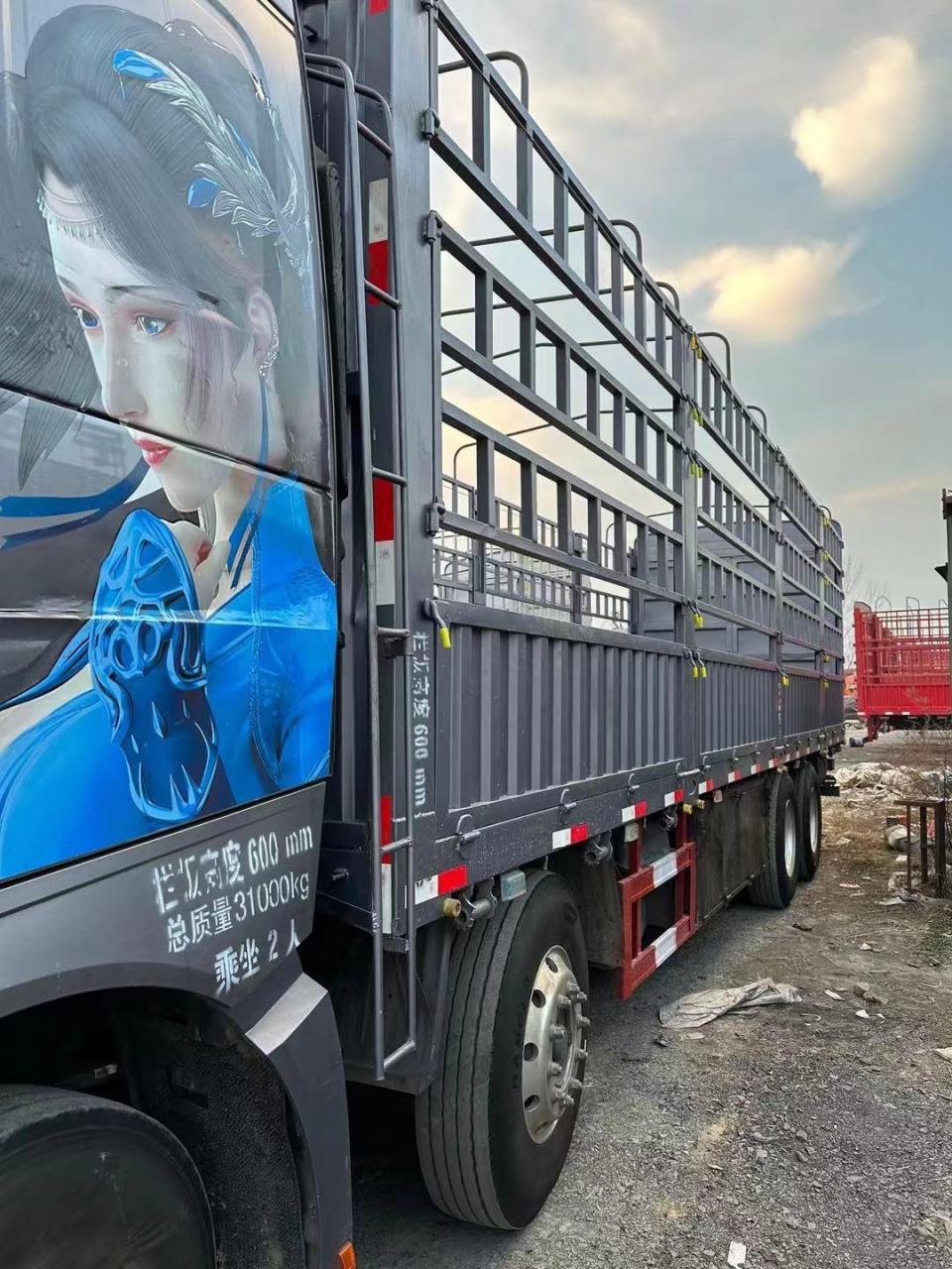 6米前四后八高栏载货车,自动挡带液缓,潍柴发动机,无忧换挡,460马力