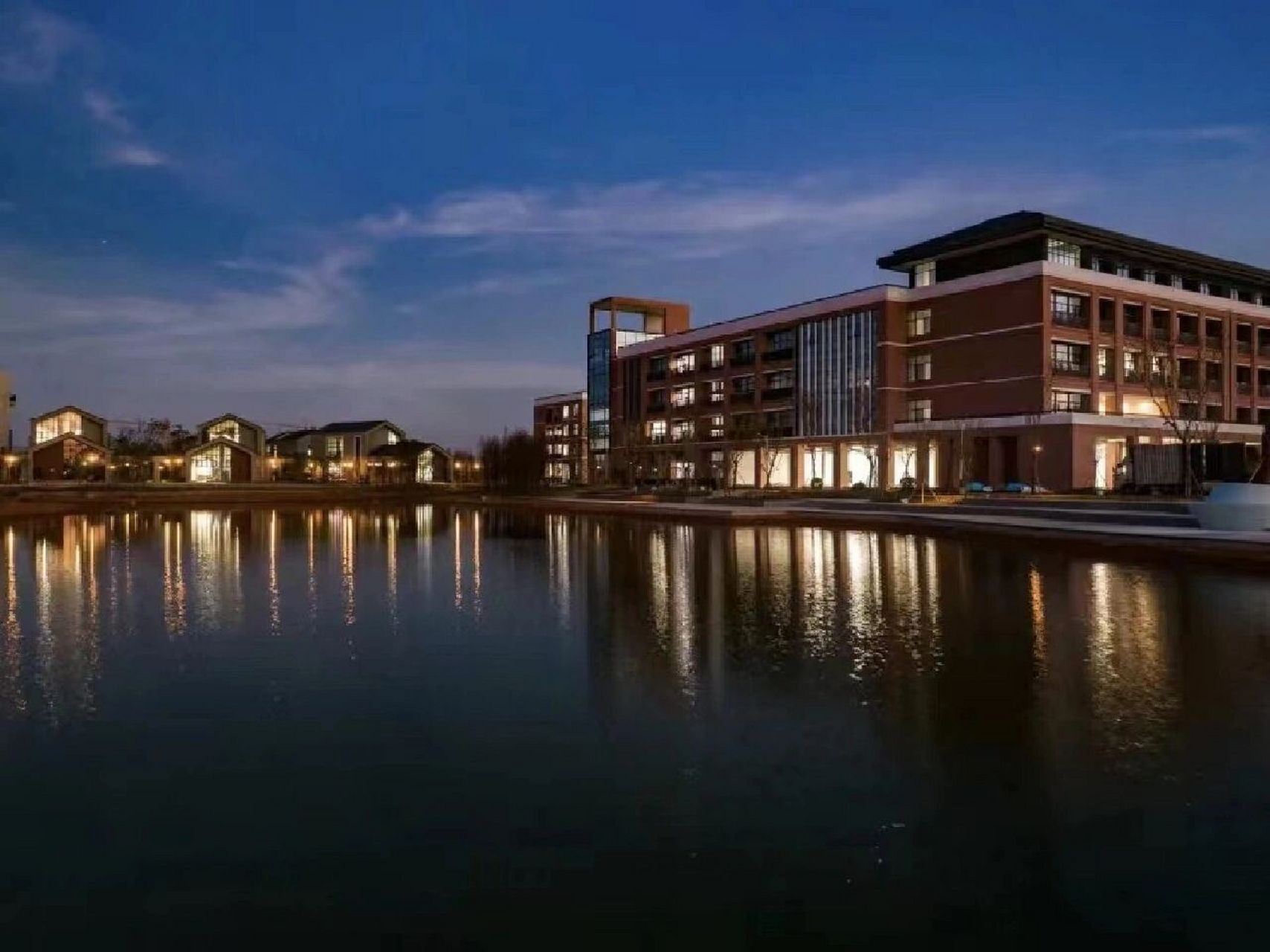 "广西绿色学校" 环境嘎嘎好 2022年,南宁理工学院被授予"广西壮族自治