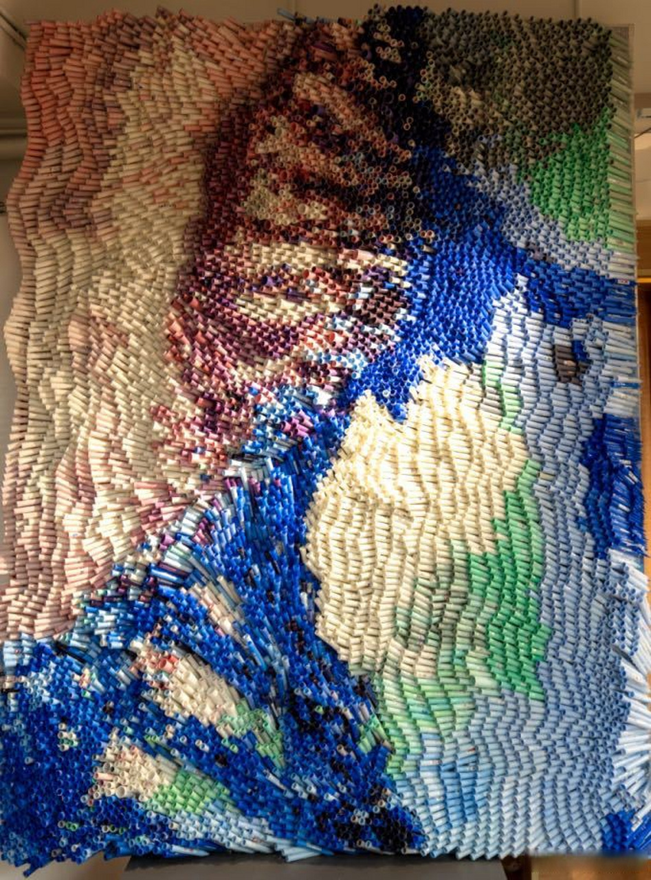 以下这幅作品由啥组成?】近日,北大颗粒艺术展受到师生欢迎.