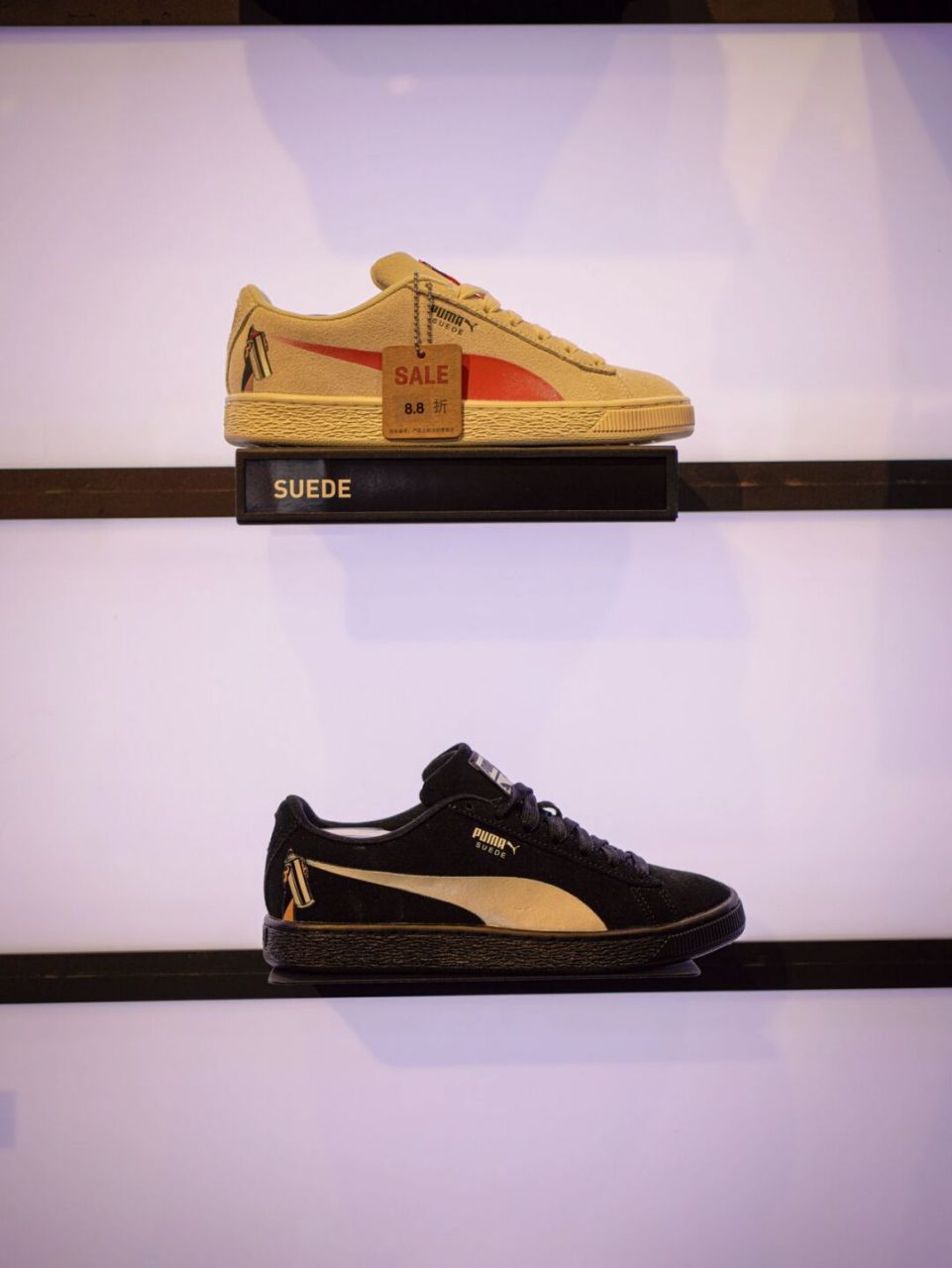 去店家挑鞋子99的时候一眼看中, 在经典的 puma suede 跑道元素基础