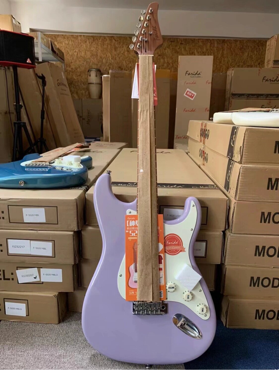 推荐一款新手入门电吉他法丽达f-5020