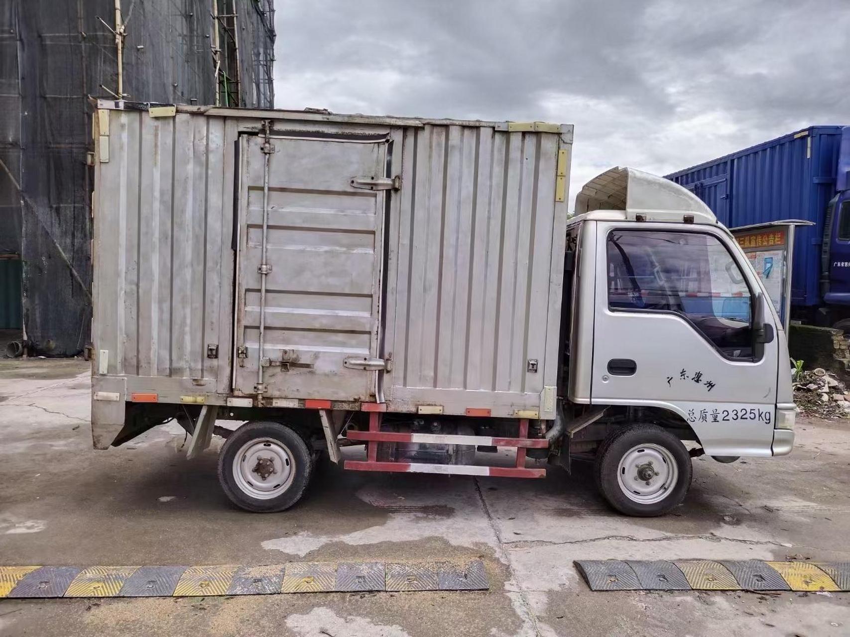 新到15年江淮好运,单排箱式货车,有中门装卸方便,手波汽油,带空调