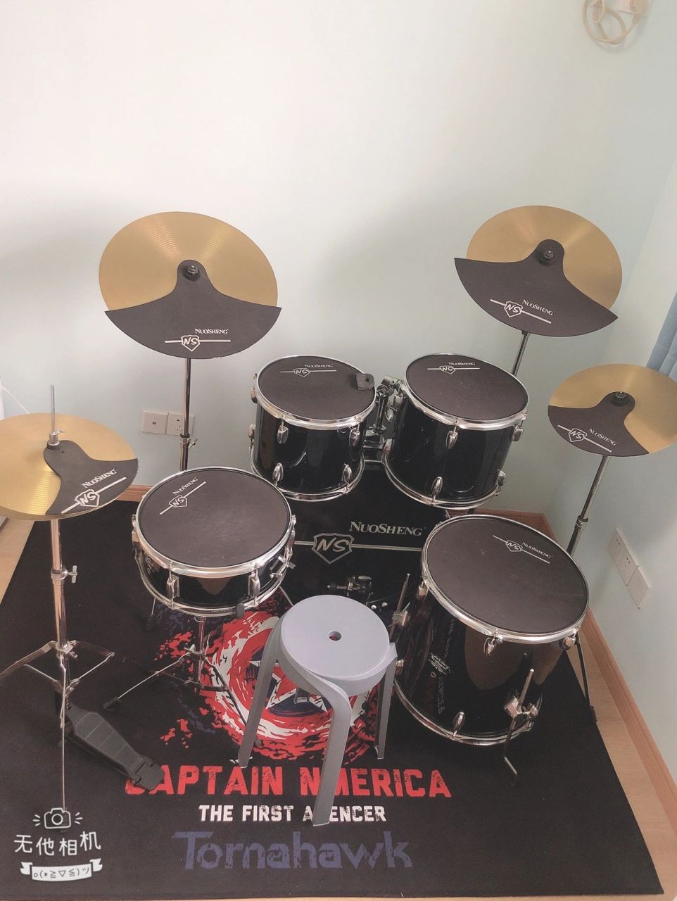 架子鼓摆放 万能的小,请问这个鼓是不是这么摆放的,还有我的鼓垫是不